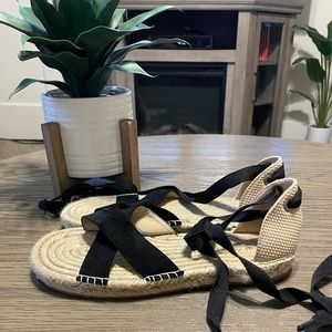 Lace up espadrille sandals🖤